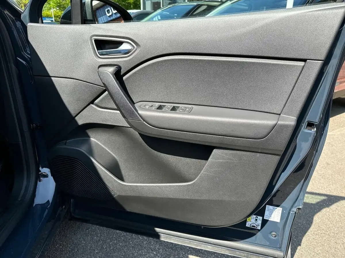 2022-renault-captur-10-tce-iconic-edition-big-34