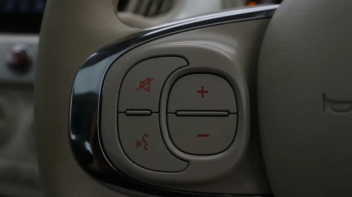 2023-fiat-500-10-big-21