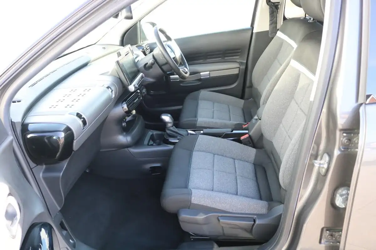 2020-citroen-c4-cactus-12-puretech-flair-130ps-eat6-big-21