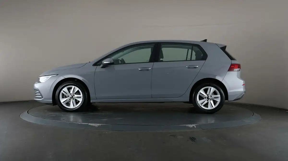 2021-volkswagen-golf-15-tsi-life-150ps-hatchback-big-35