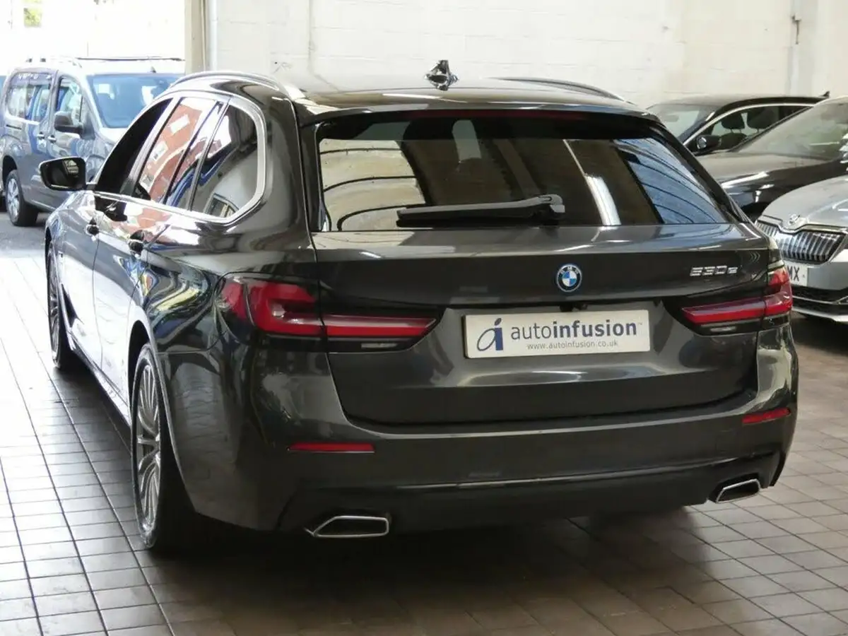 2022-bmw-5-series-20-530e-se-touring-5d-big-38