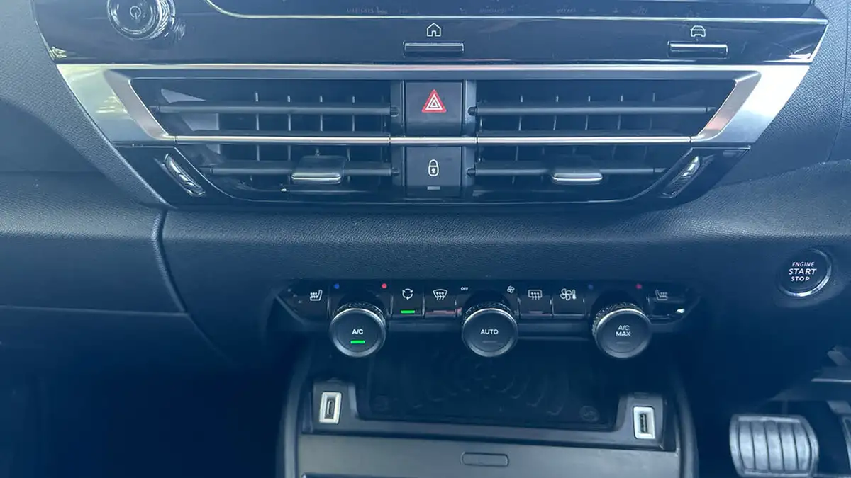 2022-citroen-c4-e-shine-plus-big-36
