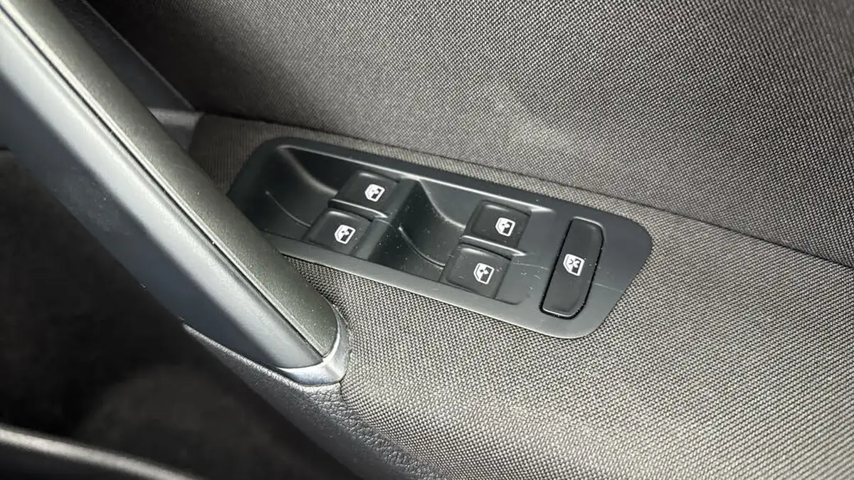 2019-volkswagen-golf-e-e-golf-big-22