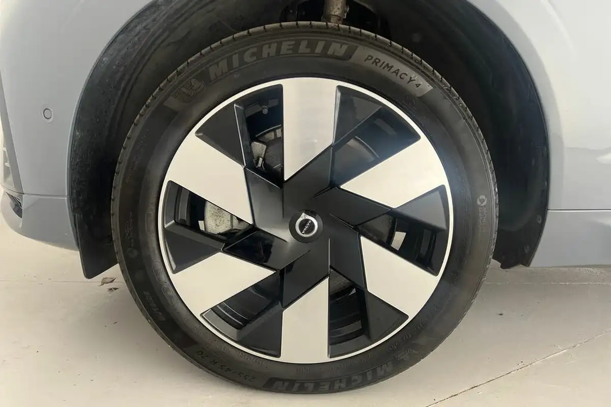 2024-volvo-xc60-20-b5-plus-big-4