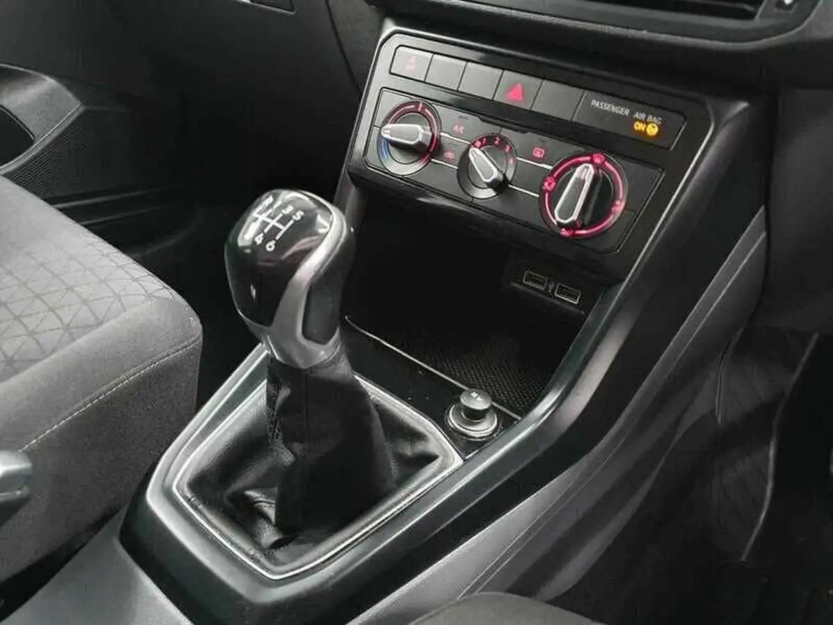 2020-volkswagen-t-cross-10-tsi-se-115ps-big-16