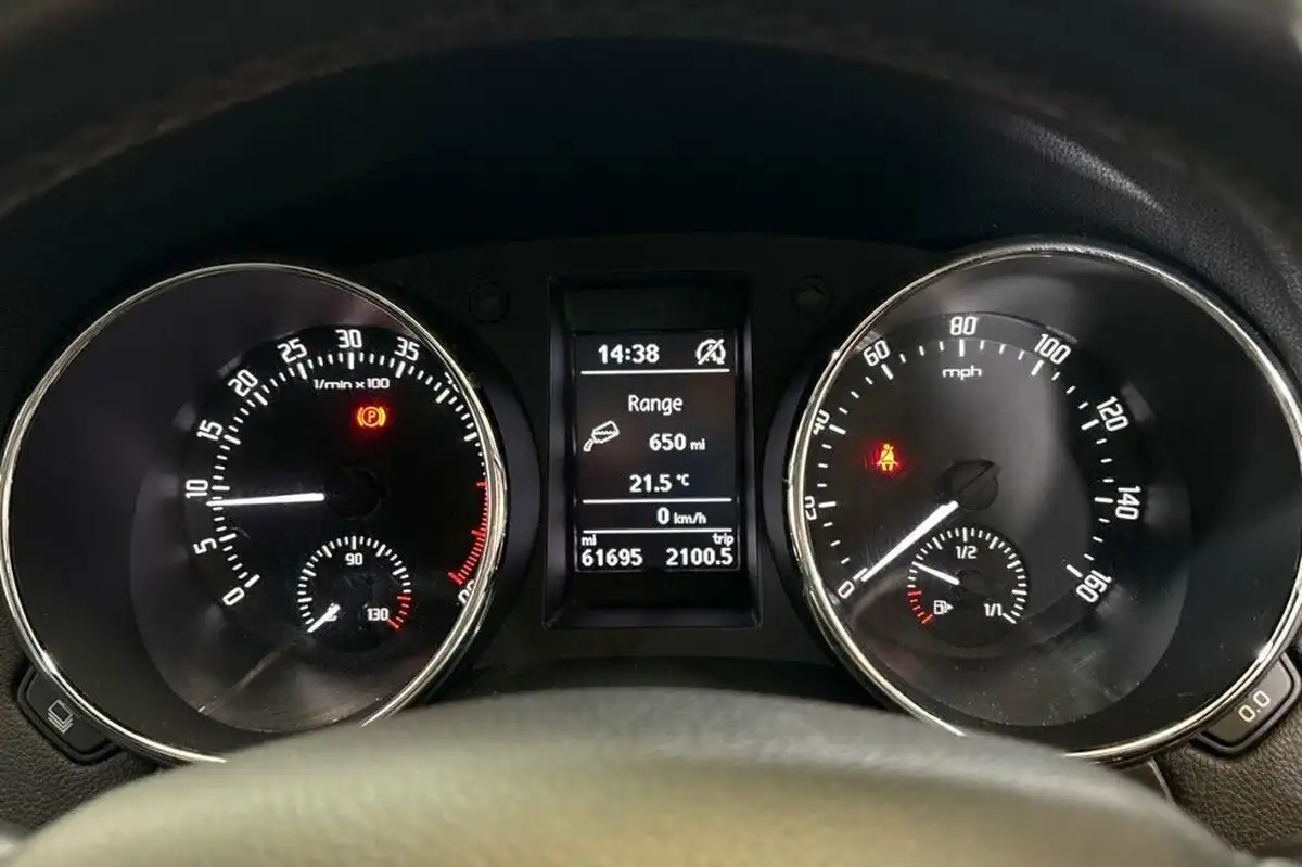 2015-skoda-yeti-20tdi-scr-se-big-14