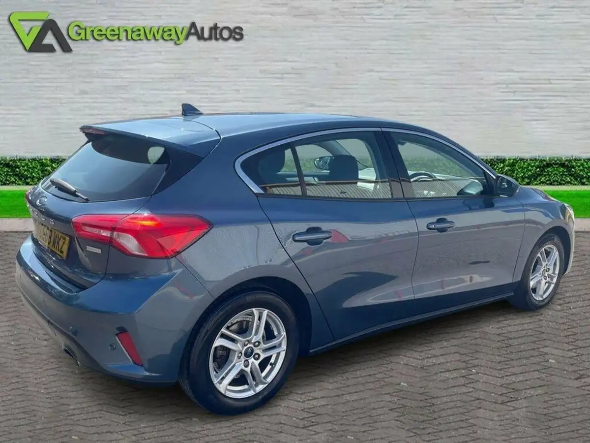 2018-ford-focus-10t-zetec-100ps-hatchback-big-5