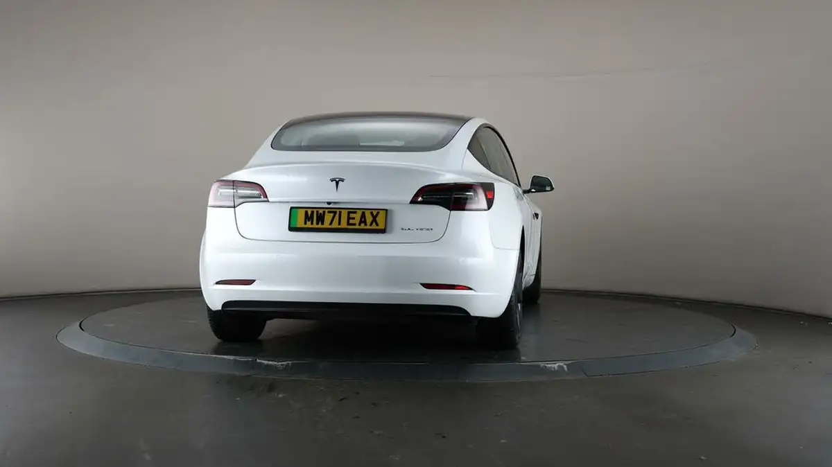 2021-tesla-model-3-e-long-range-awd-big-70