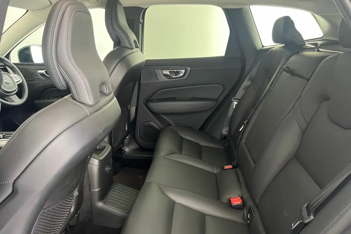 2024-volvo-xc60-20-b5-plus-big-16