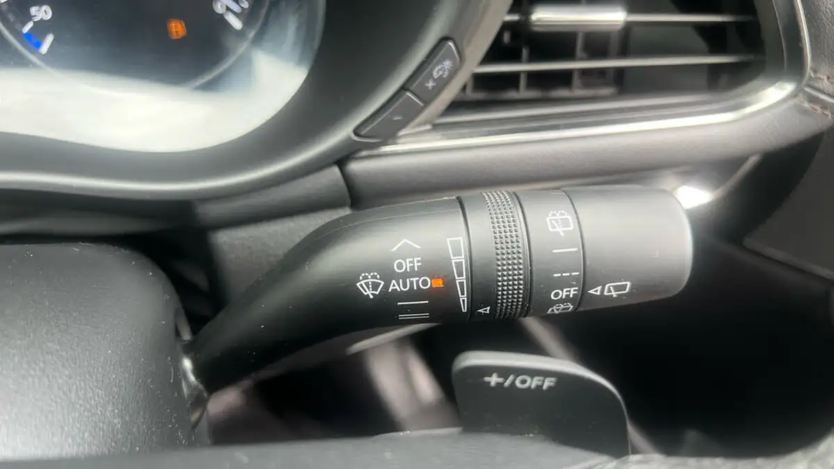 2022-mazda-mazda3-20-sport-lux-186ps-hatchback-5d-auto-big-27