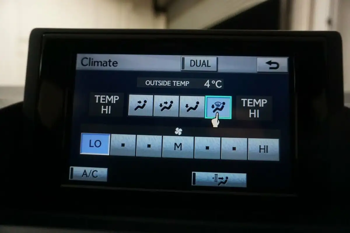 2012-lexus-ct-200h-18-f-sport-big-29