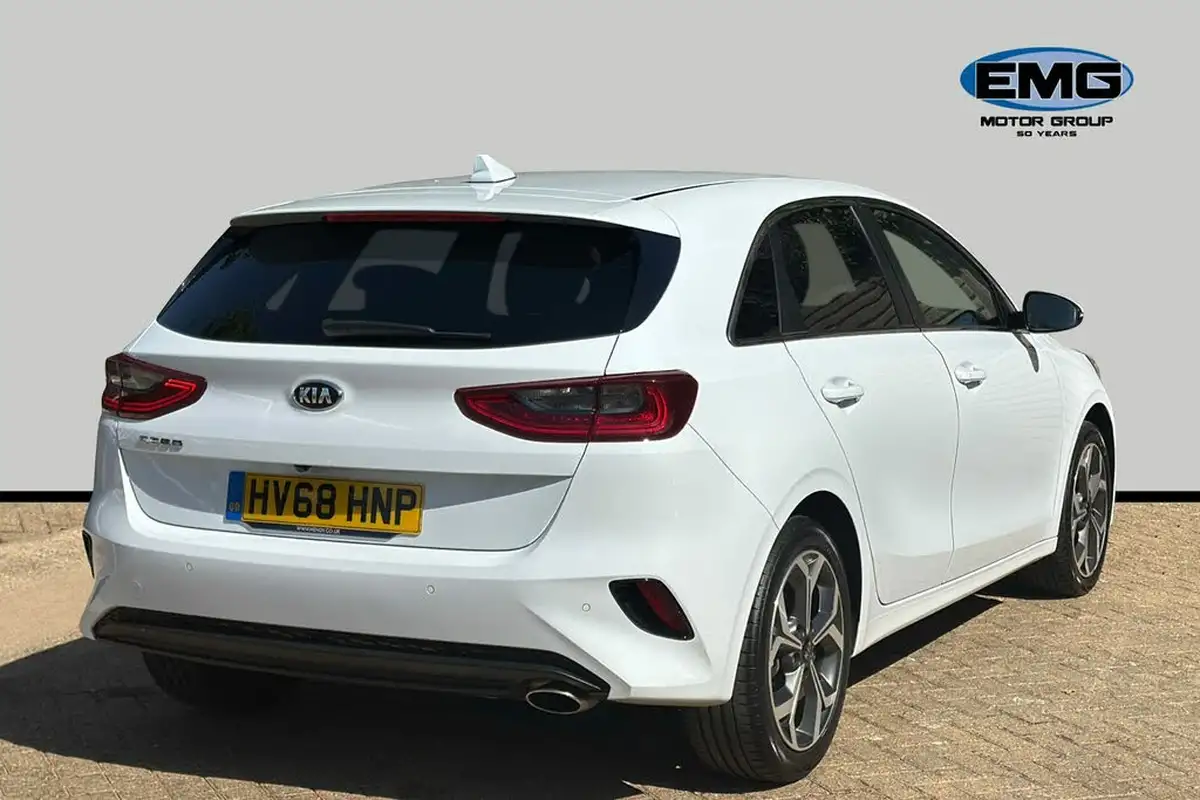 2018-kia-ceed-10-t-gdi-3-hatchback-big-6
