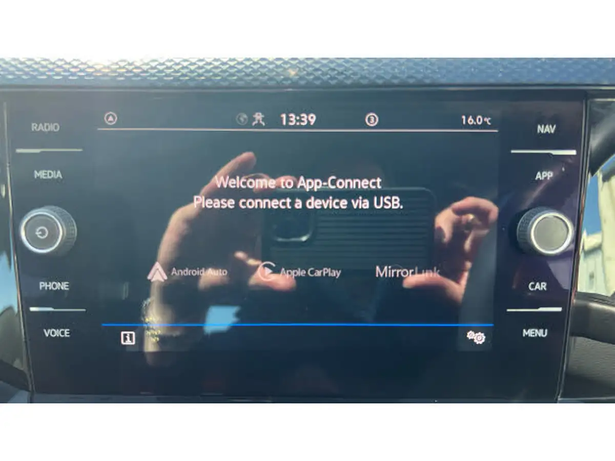 2021-volkswagen-polo-10-tsi-life-big-21