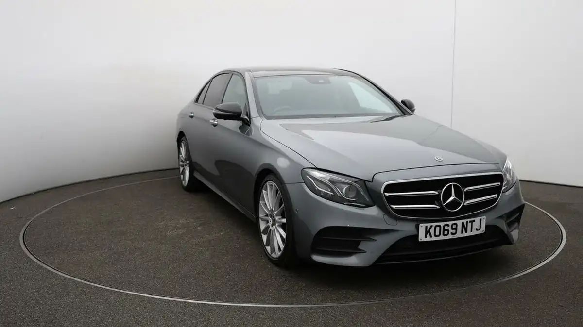 2020-mercedes-benz-e-class-20d-e300d-amg-line-edition-premium-plus-saloon-4d-big-43