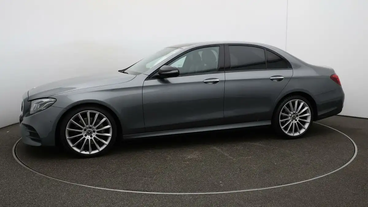 2020-mercedes-benz-e-class-20d-e300d-amg-line-edition-premium-plus-saloon-4d-big-67