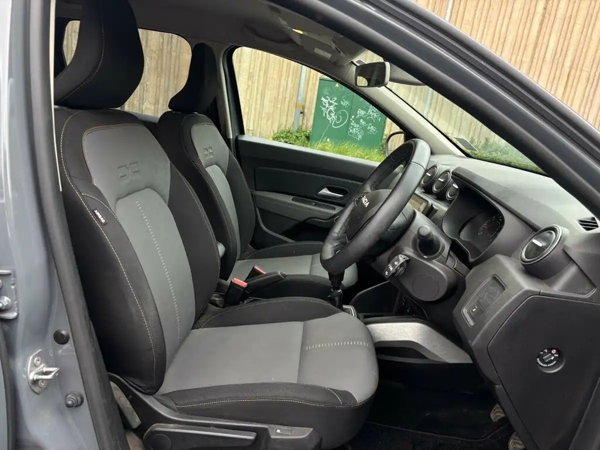 2023-dacia-duster-13-tce-extreme-130bhp-big-11