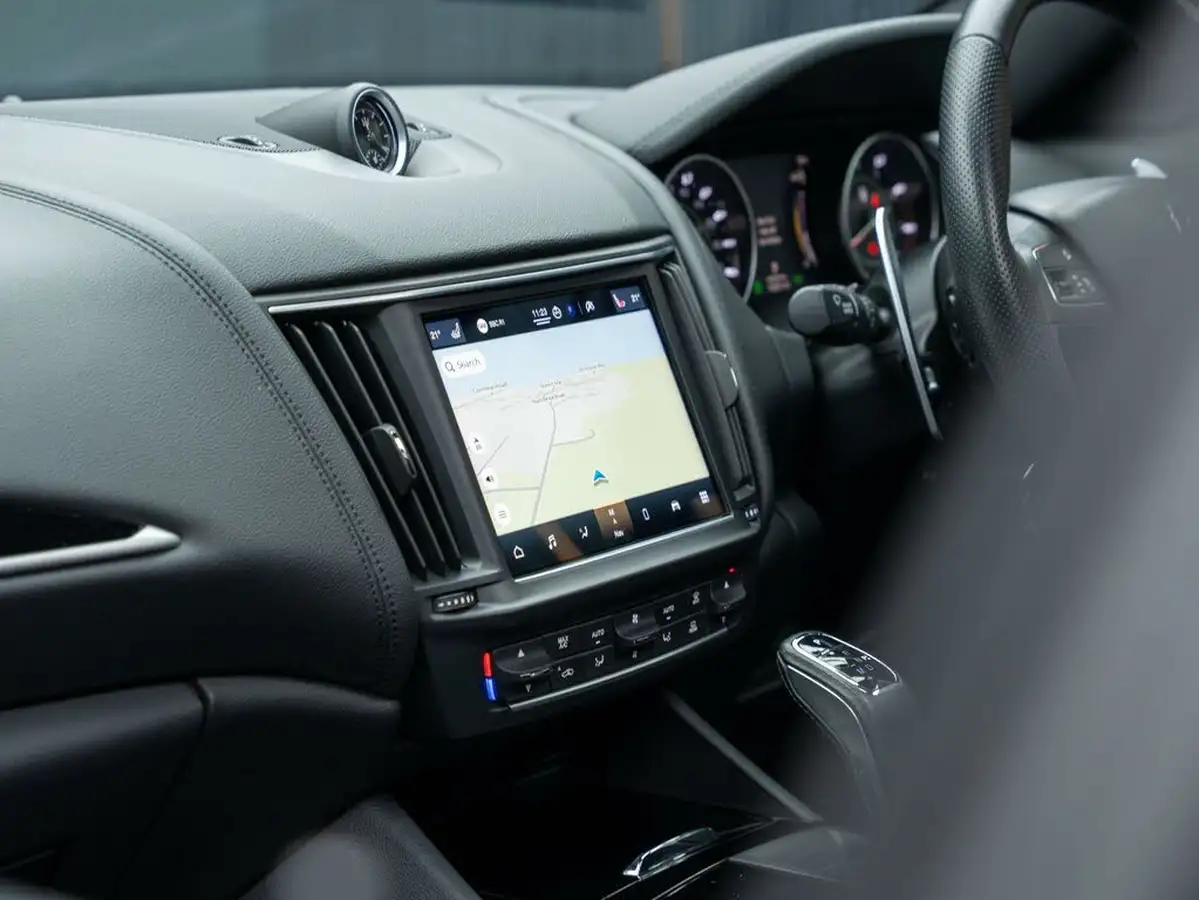 2021-maserati-levante-30-big-47