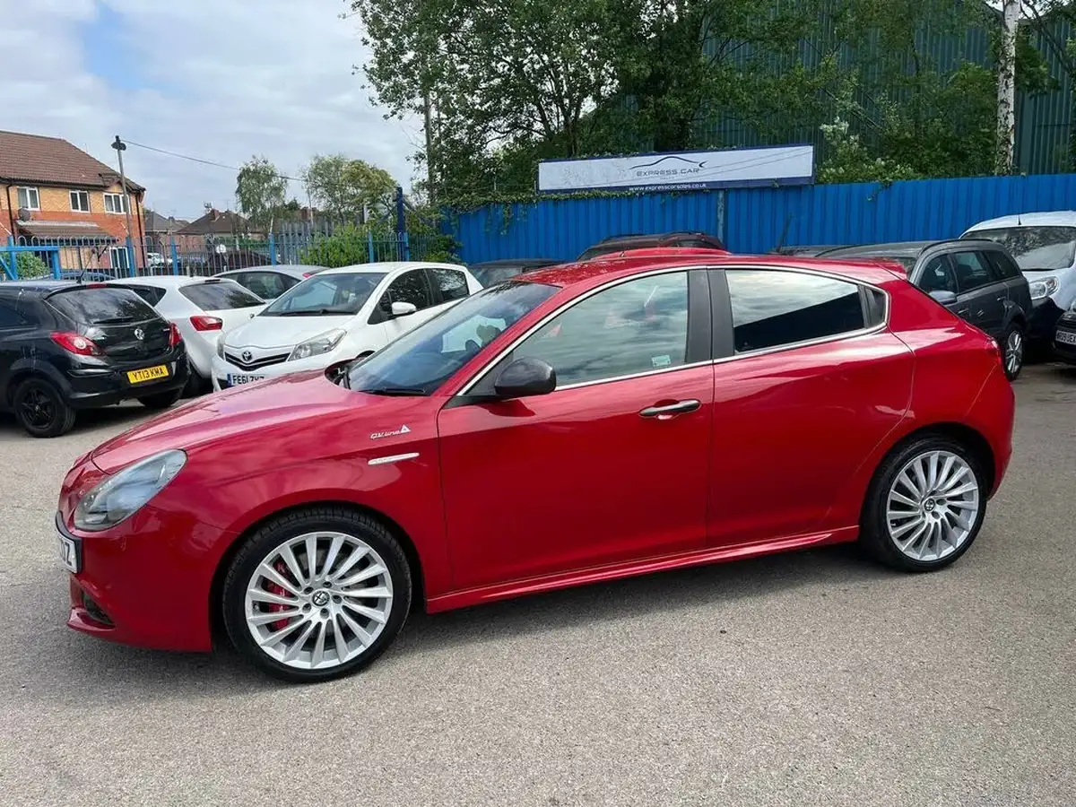 2015-alfa-romeo-giulietta-14-tb-qv-line-alfa-tct-big-4