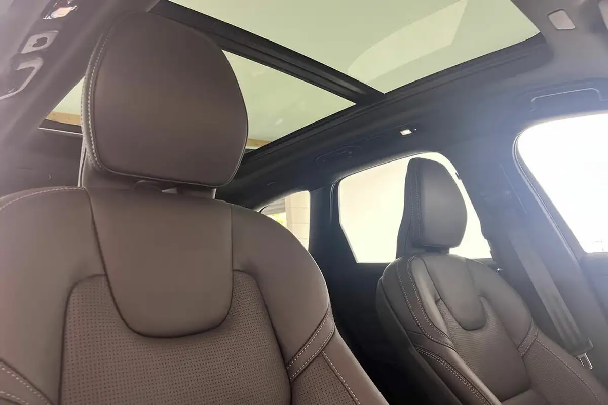 2024-volvo-xc60-20-t8-ultra-black-edition-big-32