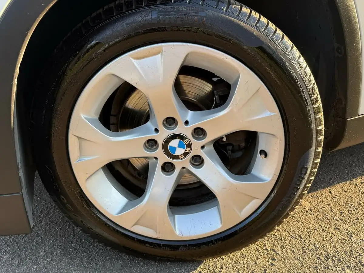 2013-bmw-x1-big-25