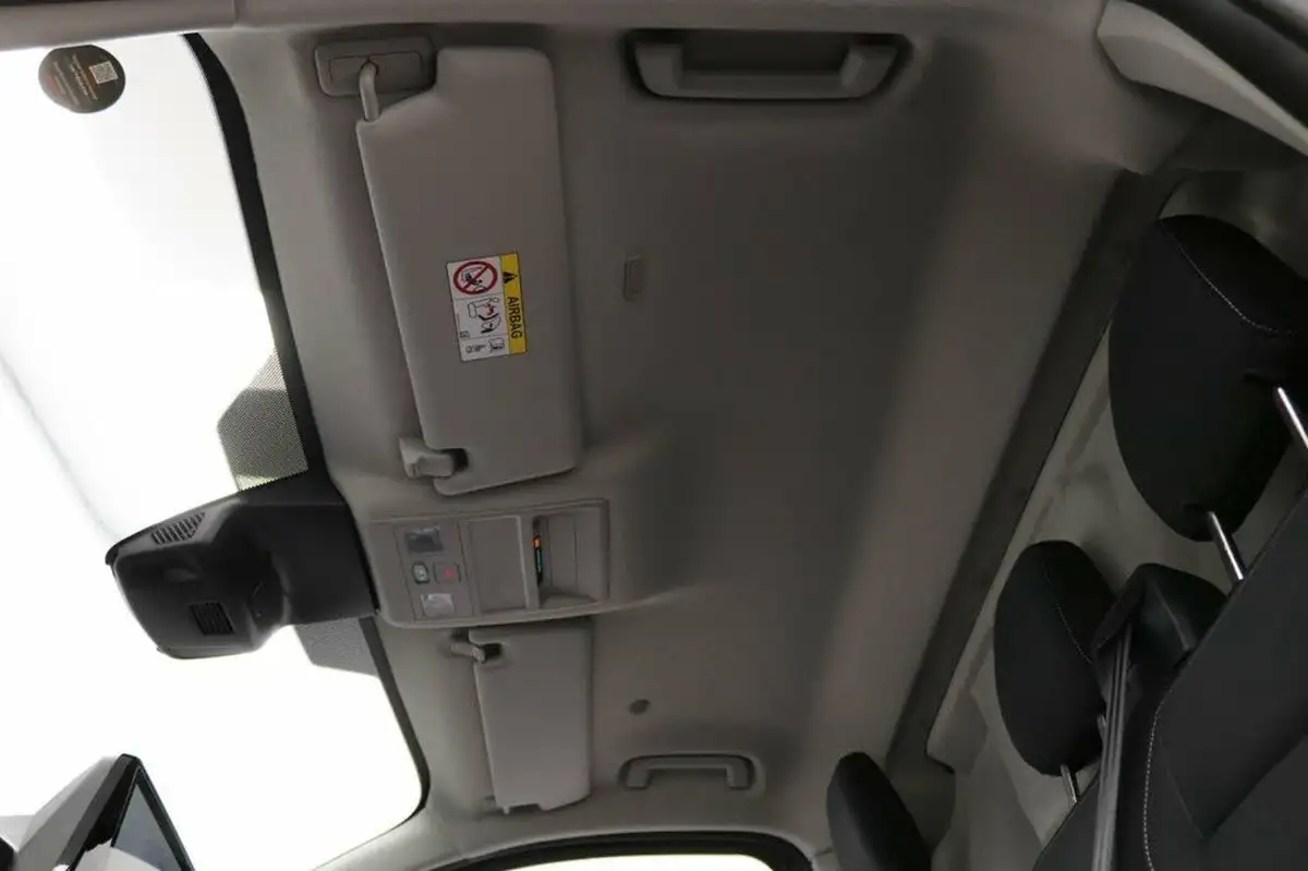 2023-ford-transit-custom-20tdci-320-l1h1-limited-136pseu6e-panel-van-1996cc-auto-big-28