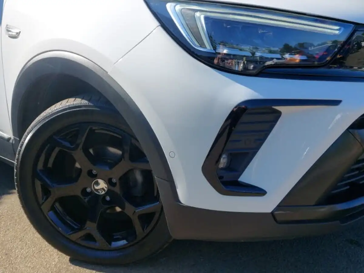 2022-vauxhall-crossland-15-ultimate-110ps-big-8