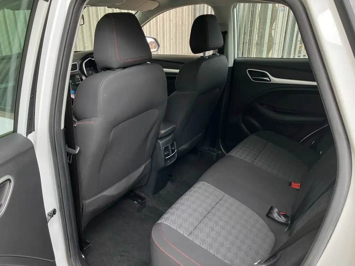 2023-mg-zs-suv-e-se-ev-176ps-big-45