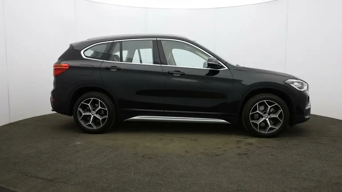 2019-bmw-x1-20-sdrive-20i-xline-sdrive-20i-big-50