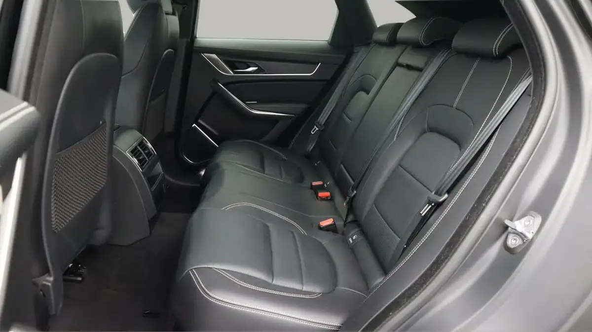 2022-jaguar-f-pace-20-p250-r-dynamic-black-big-16