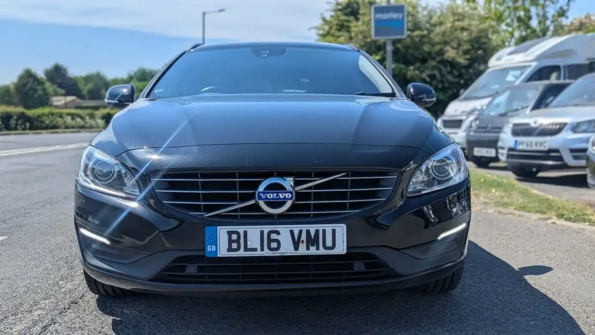 2016-volvo-v60-24td-d5-se-big-3
