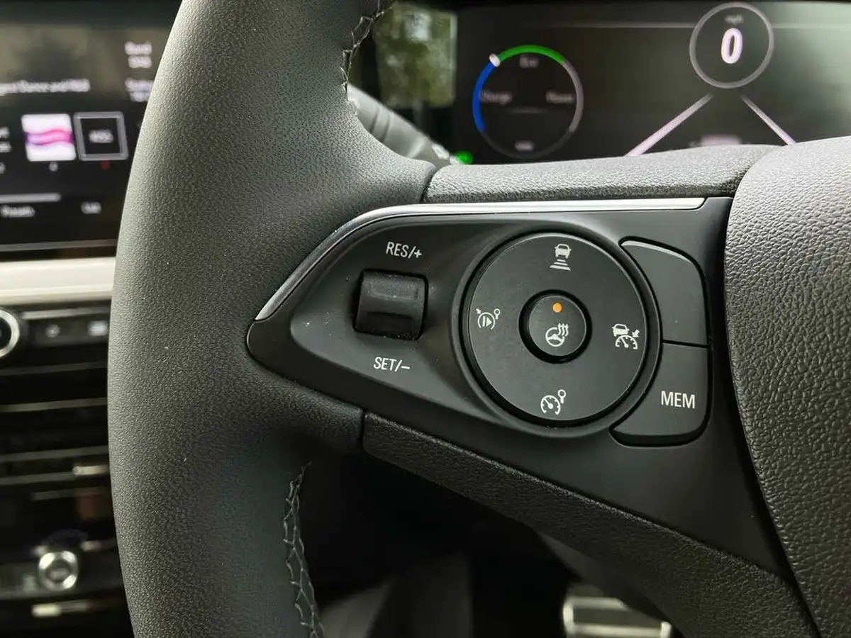 2024-vauxhall-mokka-e-ultimate-big-18