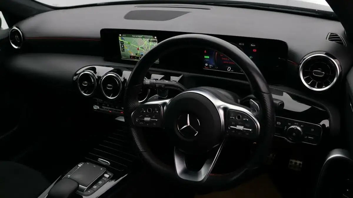 2021-mercedes-benz-a-class-13-a250e-amg-line-hatchback-5d-big-8