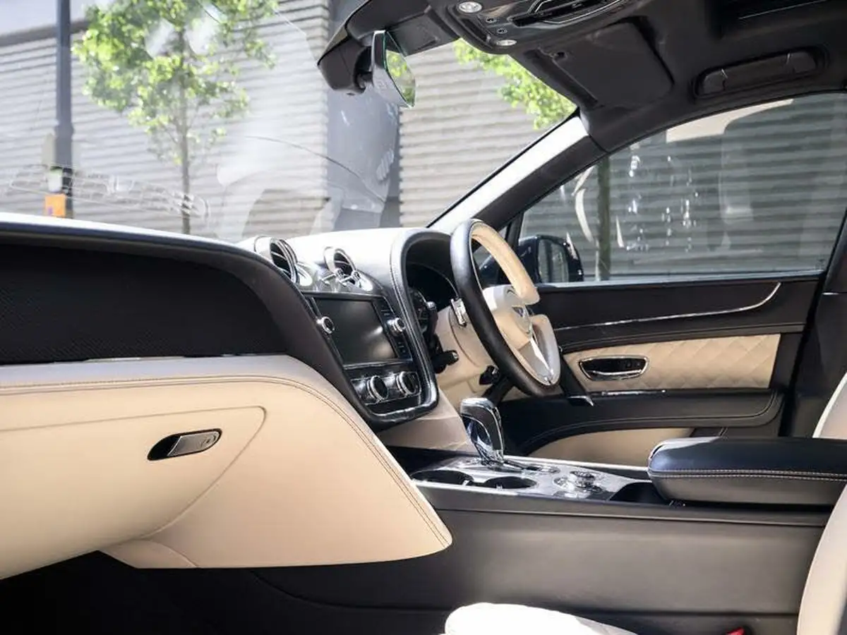 2016-bentley-bentayga-60-w12-big-9