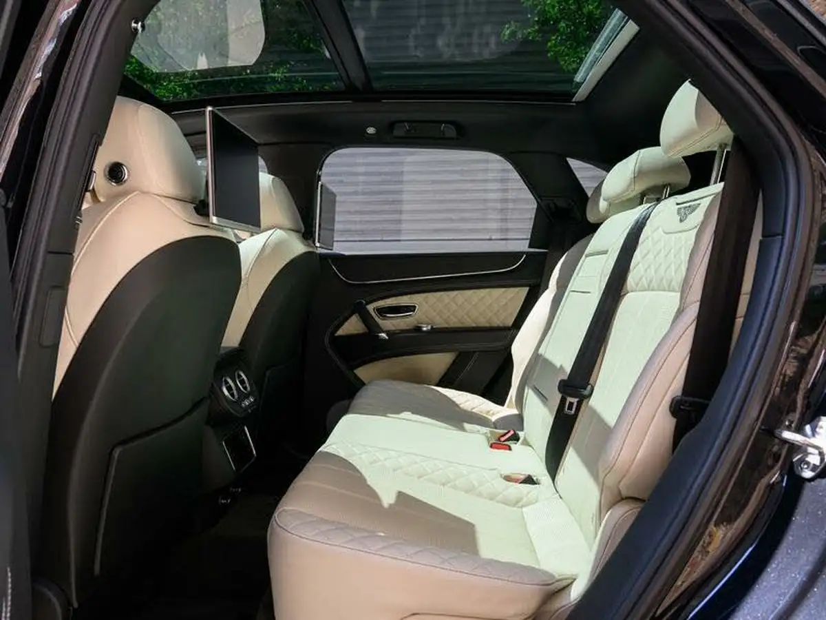 2016-bentley-bentayga-60-w12-big-37