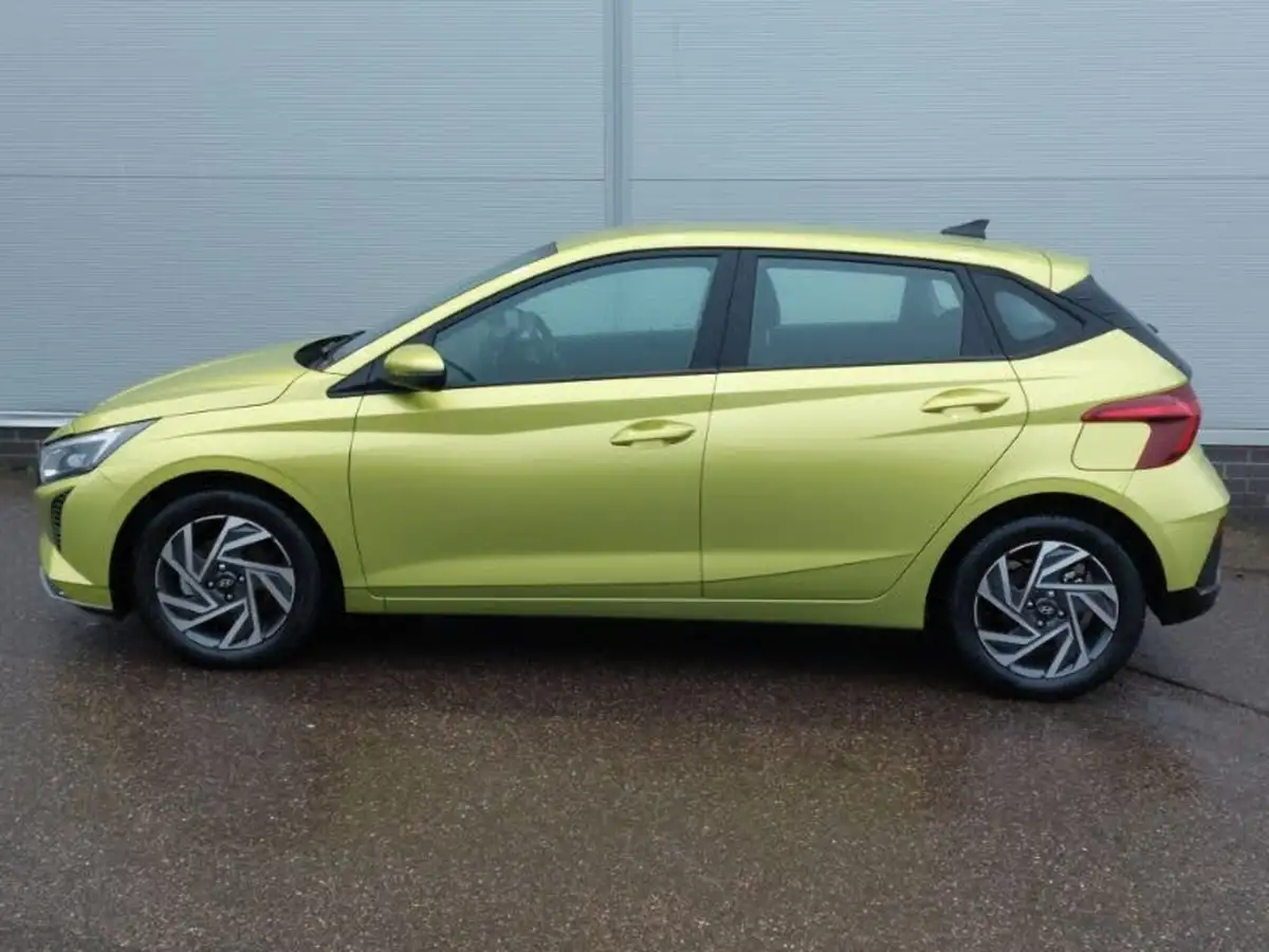 2024-hyundai-i20-10-t-gdi-advance-big-3