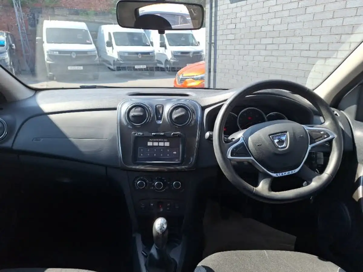2017-dacia-sandero-stepway-15dci-laureate-big-2