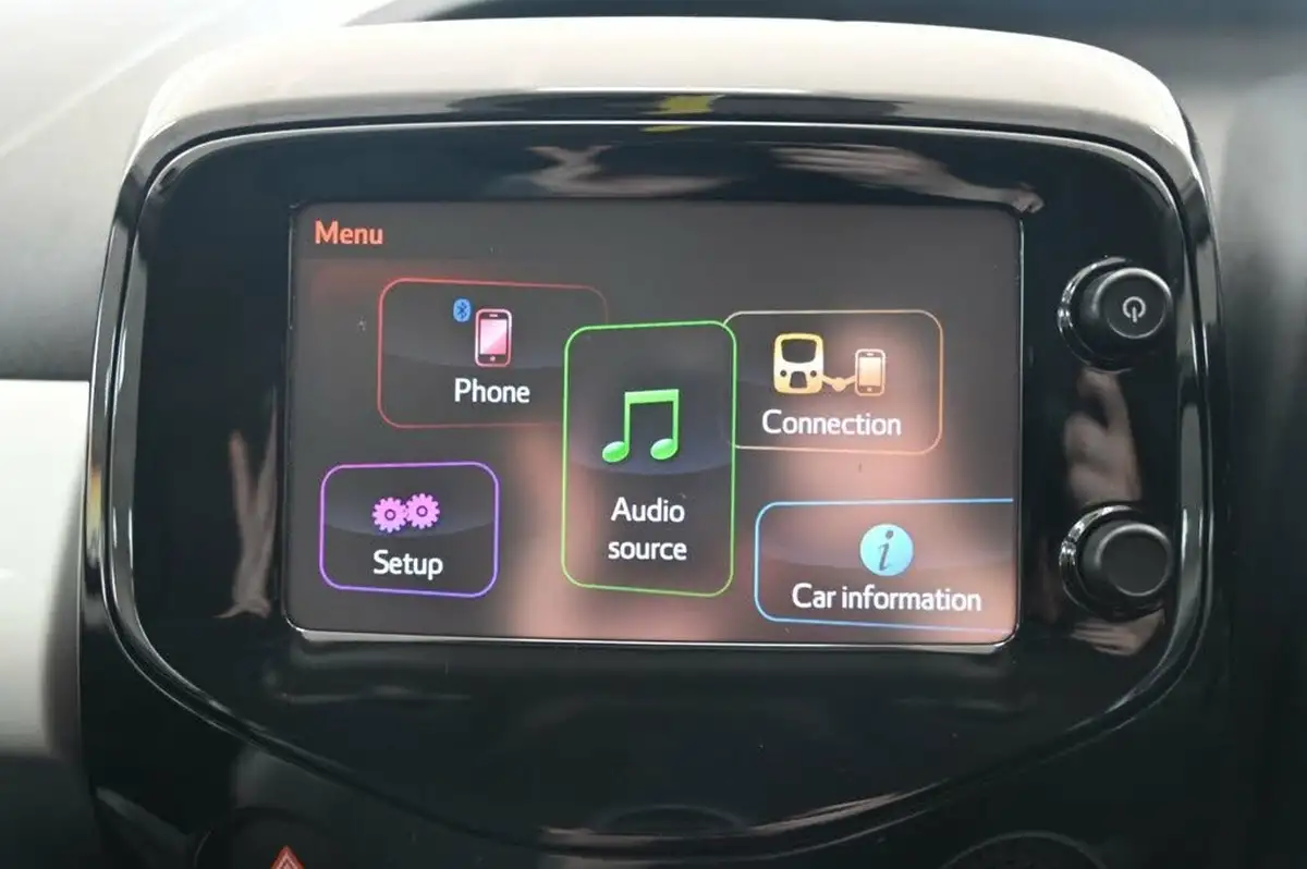 2017-toyota-aygo-10-vvt-i-x-press-71bhp-big-23