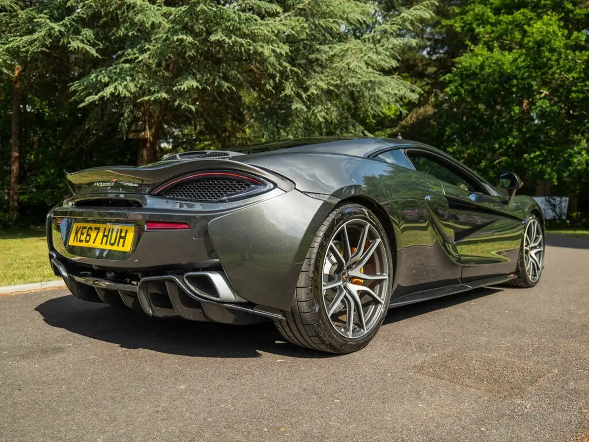 2017-mclaren-570gt-38-big-38