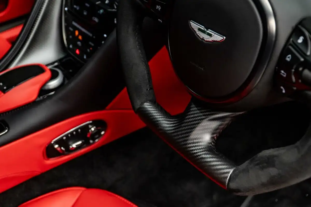 2023-aston-martin-dbs-52-v12-big-35