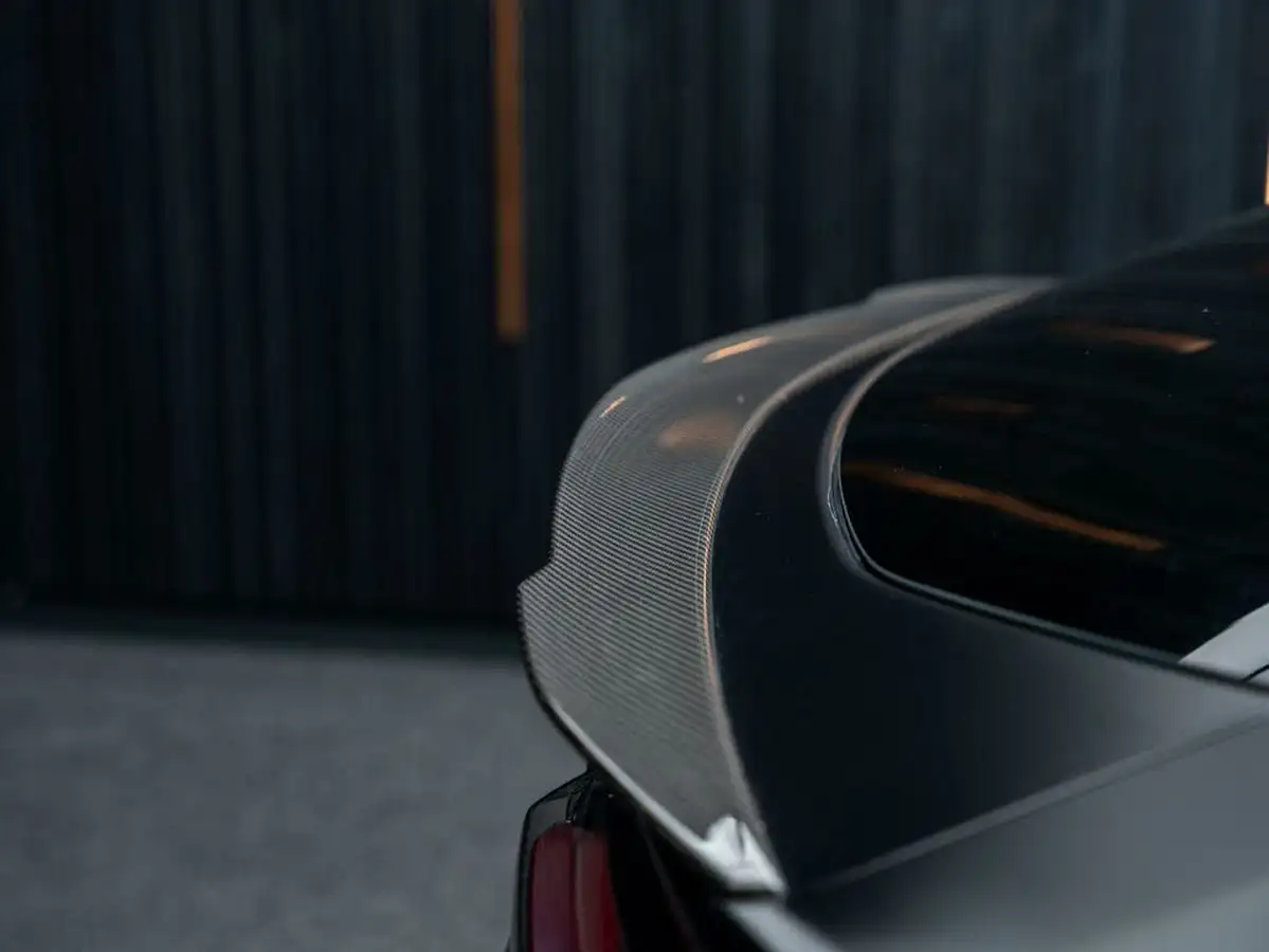 2022-lamborghini-urus-40-no-trim-big-12
