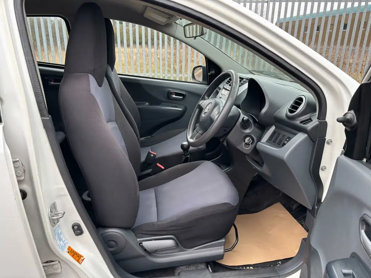 2014-suzuki-alto-10-sz-big-27