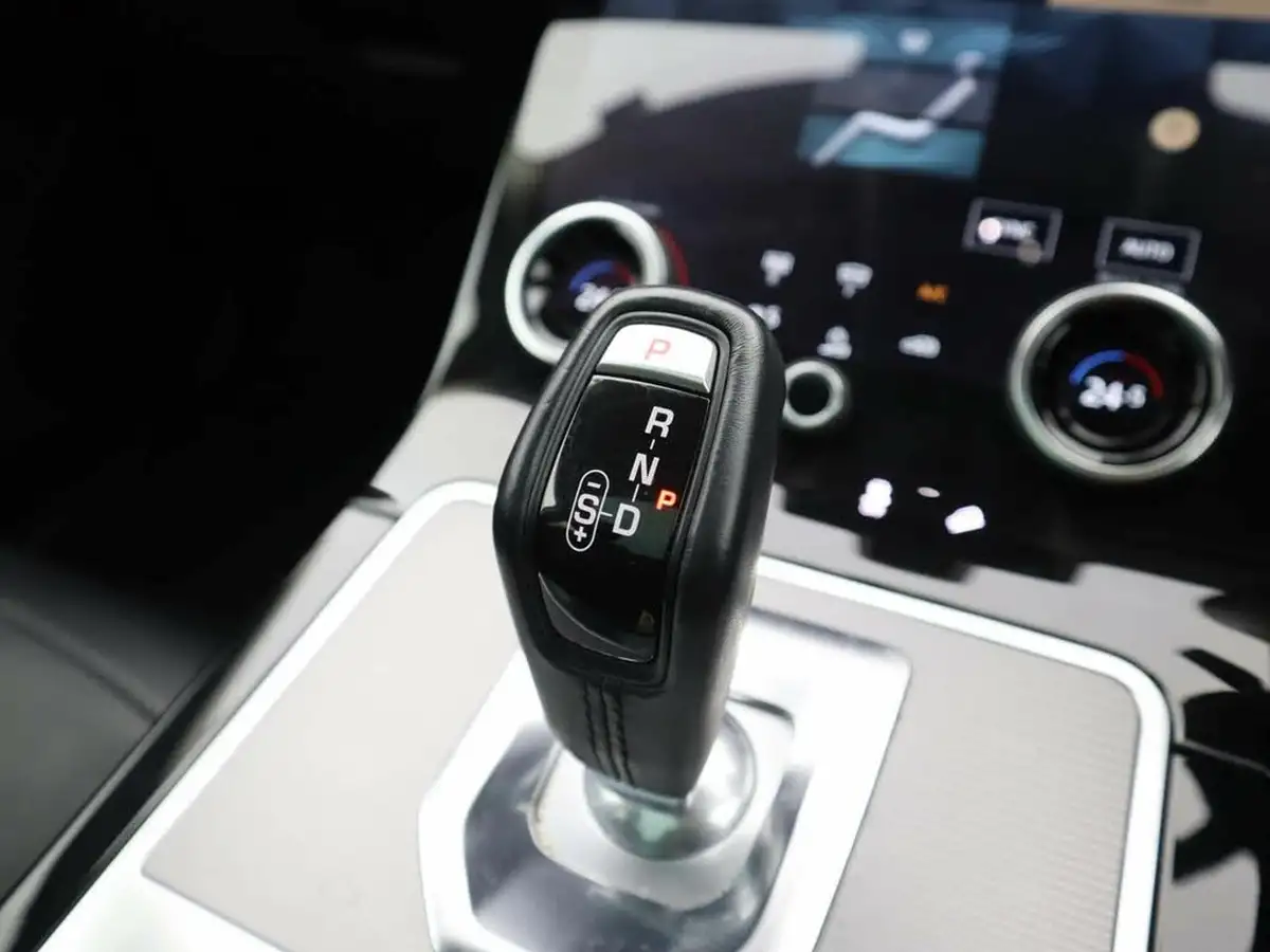 2021-land-rover-range-rover-evoque-15-p300e-se-big-31