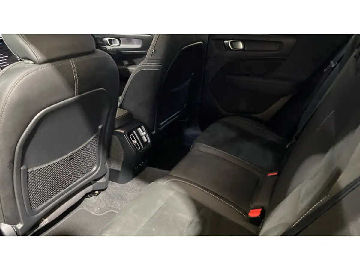 2022-volvo-c40-e-twin-recharge-pro-big-32
