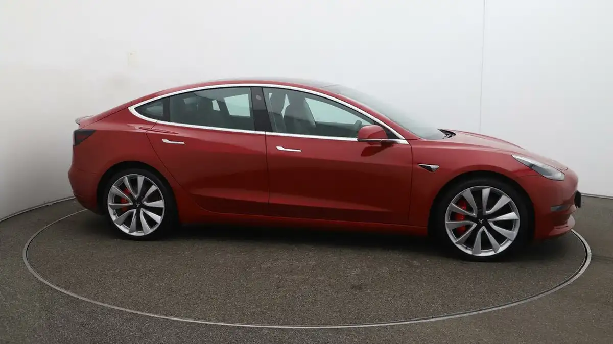 2019-tesla-model-3-e-4x4-performance-pack-big-47
