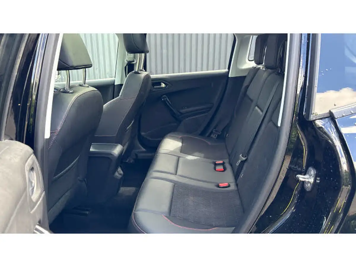 2019-peugeot-2008-suv-12-puretech-gt-line-130bhp-big-15