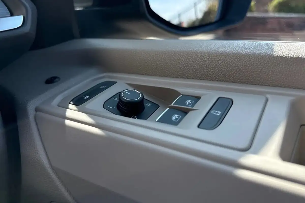 2024-volkswagen-multivan-20tdi-life-standard-big-55