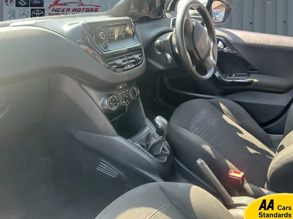 2013-peugeot-208-10-access-5d-big-16
