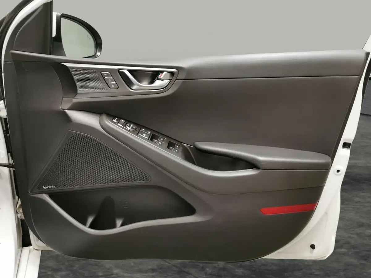 2021-hyundai-ioniq-e-premium-se-electric-100kw-big-42