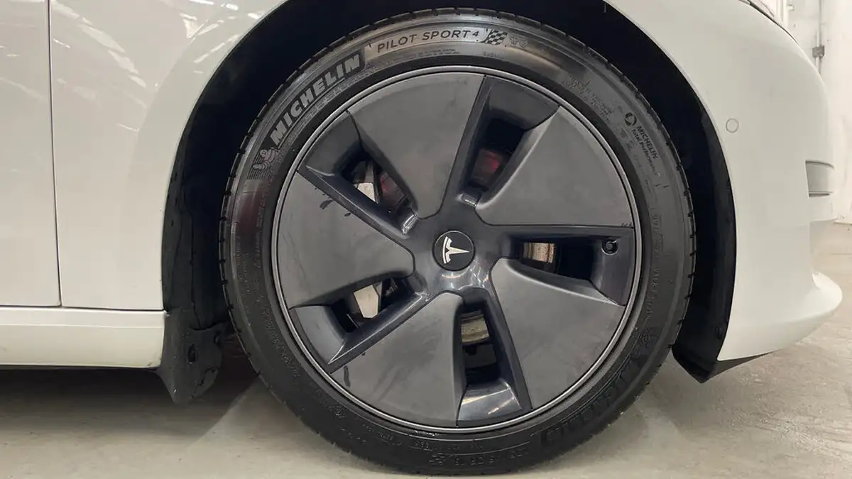 2021-tesla-model-3-e-long-range-4x4-big-19