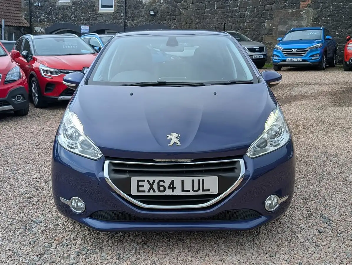 2014-peugeot-208-12-allure-vti-5d-big-2